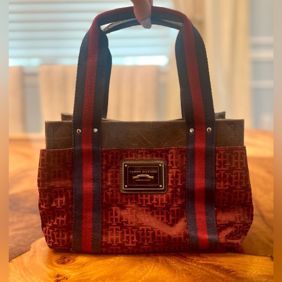 TOMMY HILFIGER EST1985 AMERICAN CLASSIC TOTE. Red, Navy Blue & Brown Leather EUC - Picture 9 of 17